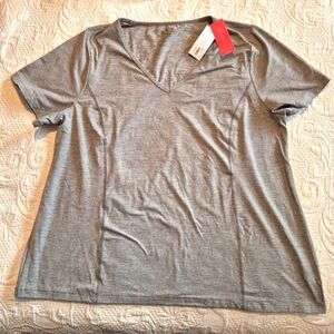 Lane Bryant Livi Active women's size 18/20 short sleeve gray shirt NWT